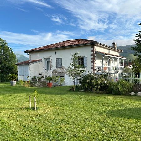 Maison D'Hotes Larraldia Uhart-Cize Εξωτερικό φωτογραφία